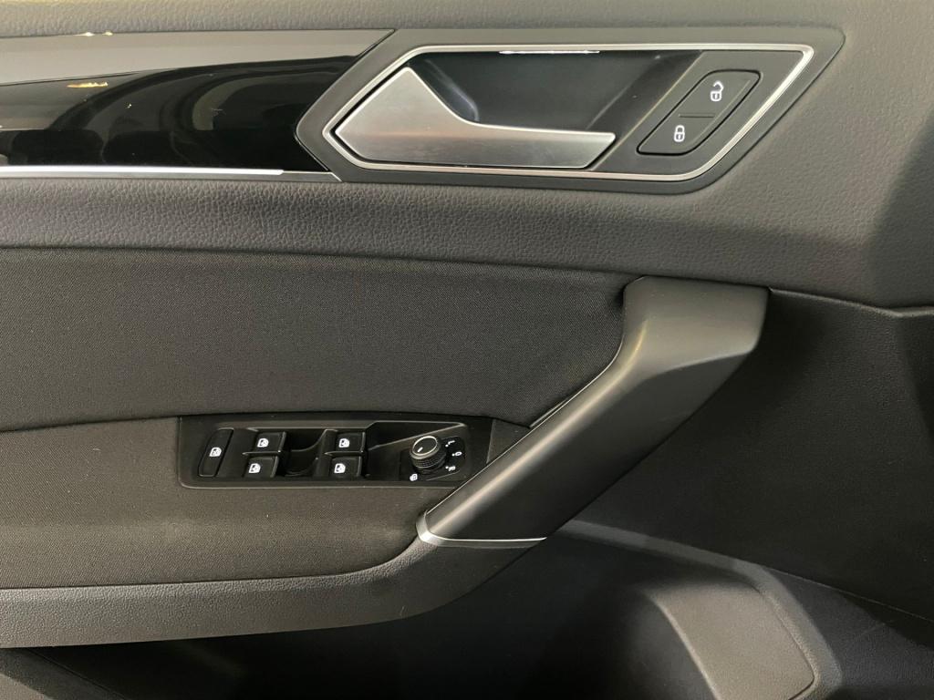Volkswagen Touran 1.5 tsi highline
