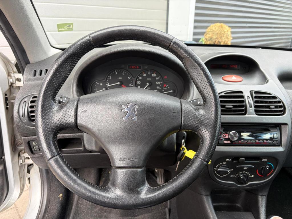 Peugeot 206 1.4 xs/inruilkoopje/apk tot december 2026/beginnersauto/