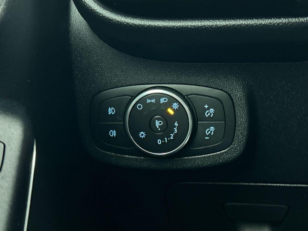Ford Fiesta 1.1 trend | parkeer sensoren | lmv | bluetooth | dab | airco | 