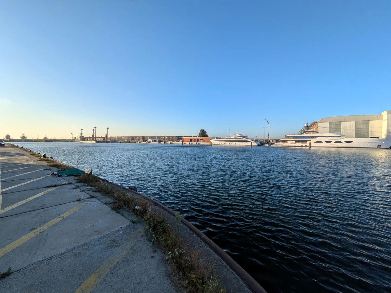 Te huur: nieuwe kantoorruimte (20m²+) aan het water Visserijkade Vlissingen