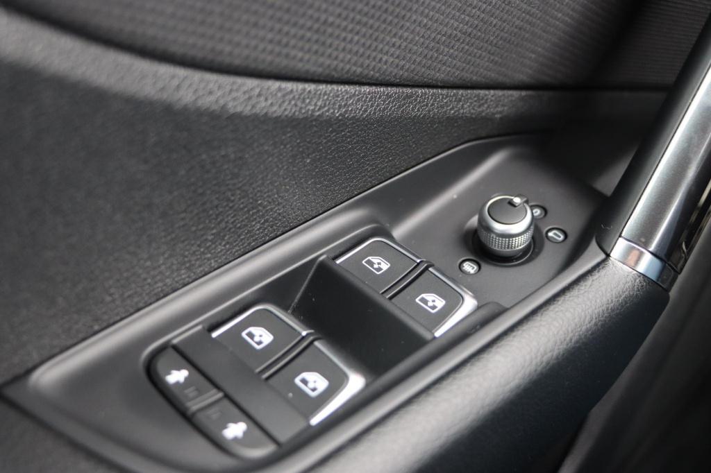 Audi Q2 35 tfsi s edition 150pk s tronic s-line | stoelverwarming | camera 