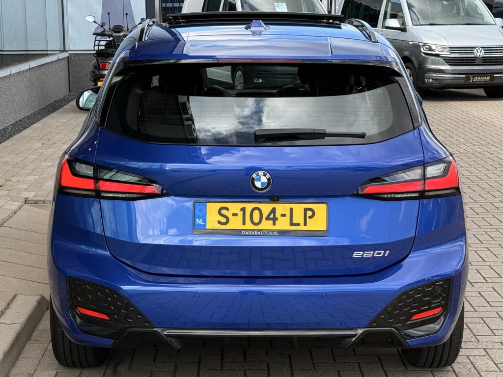 BMW 2-serie active tourer 220i m-sport | pano | cruise | lane assist | hud 