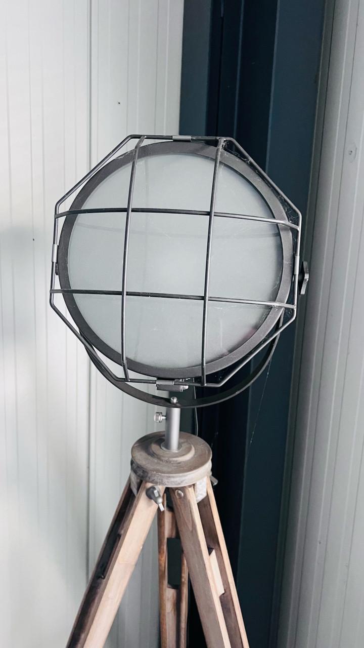 Industriële staande lamp