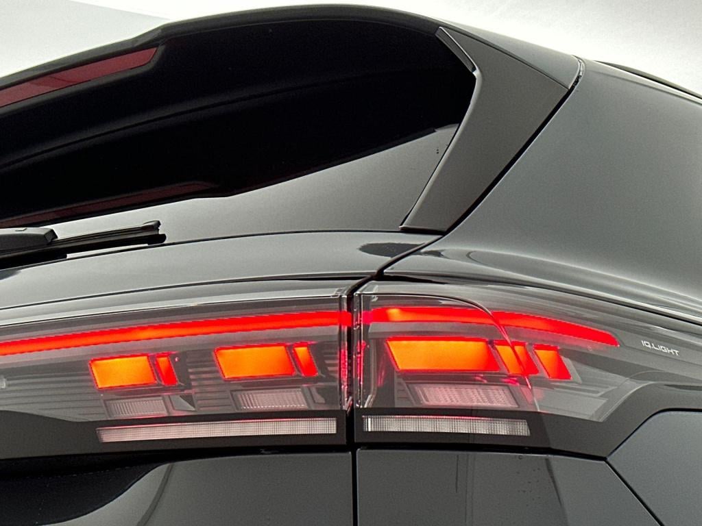 Volkswagen Tiguan r-line edition 1.5 ehybrid 150 kw / 204 pk suv 6 v