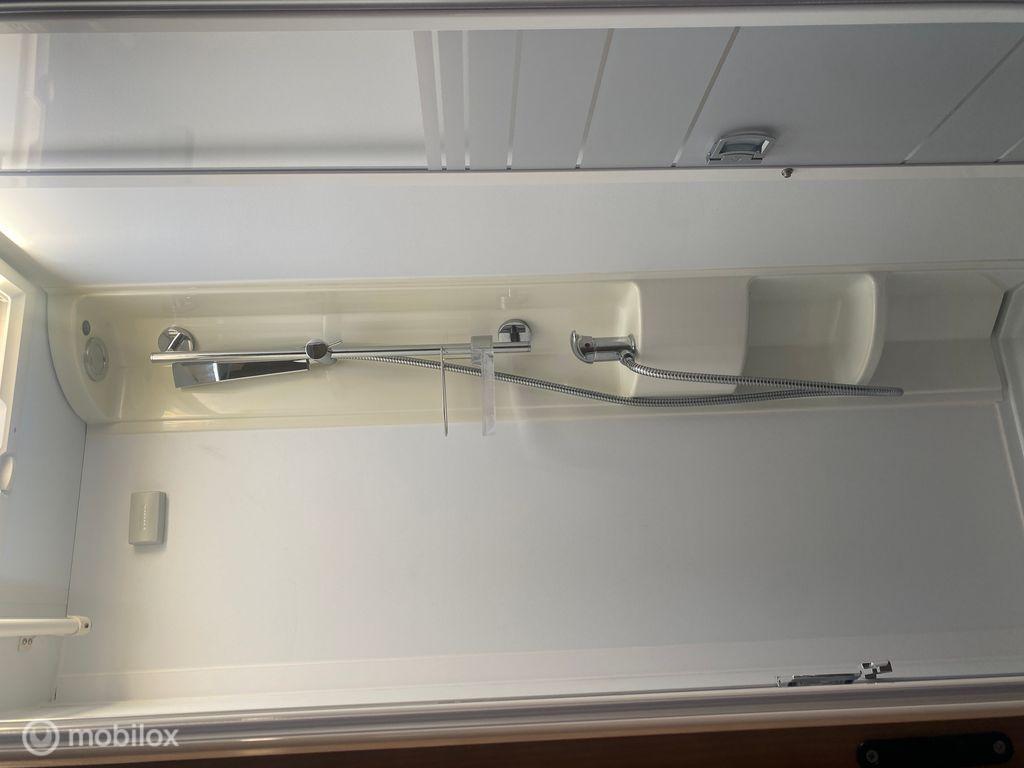 Adria Onbekend matrix 670dl