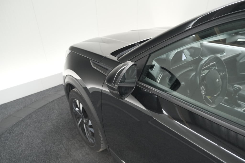 Peugeot 2008 puretech 130 blue lease allure | camera | navigatie | apple ca