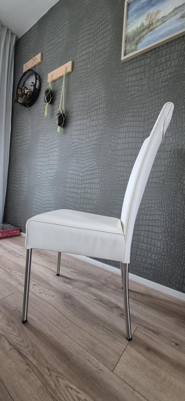 Wit leren eetkamerstoelen