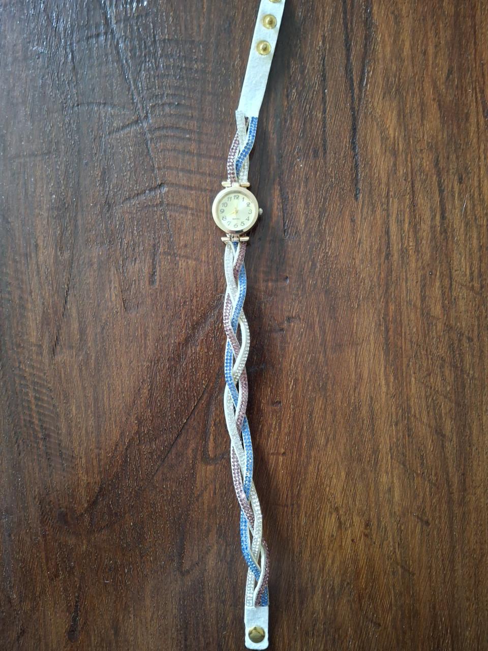 Leuk decoratief dameshorloge met glitterjes