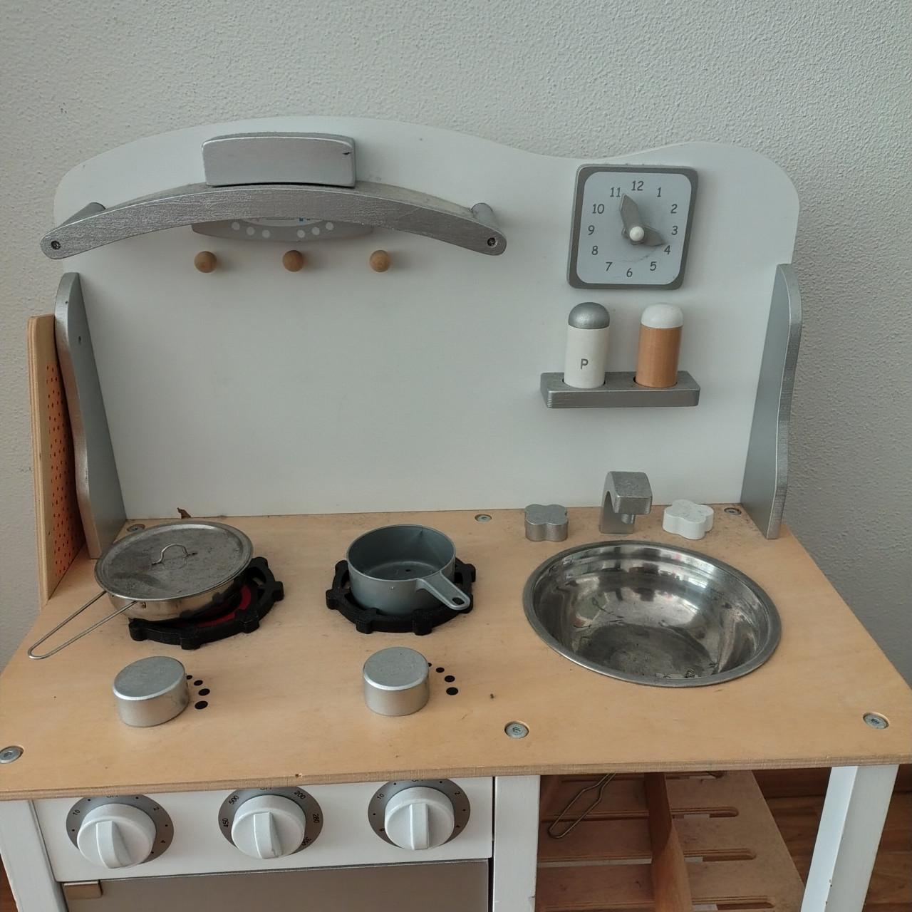 Houten Kinderkeuken met accessoires.