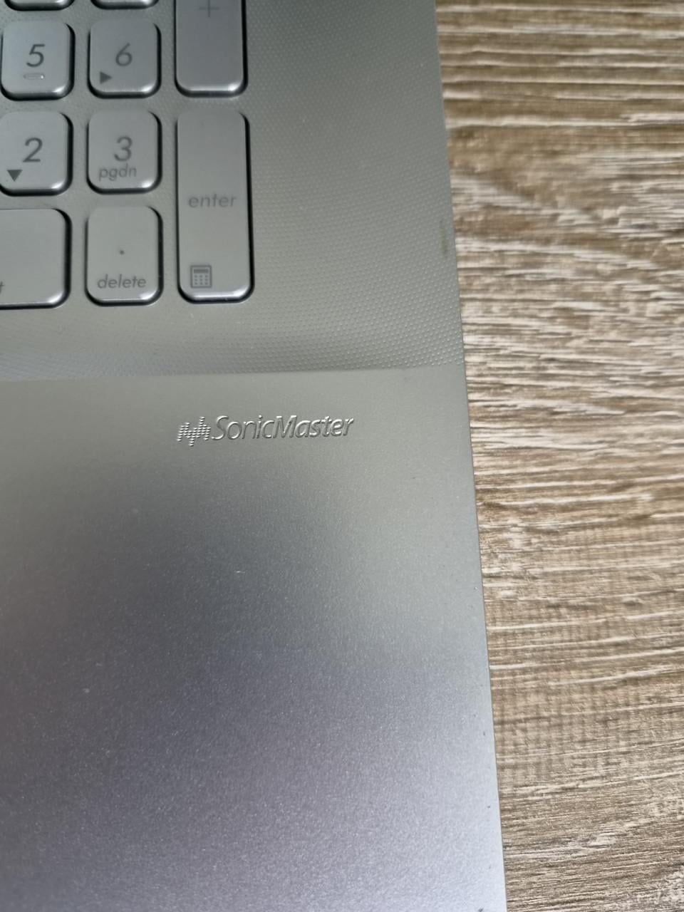 Asus laptop 17 inch FHD,
