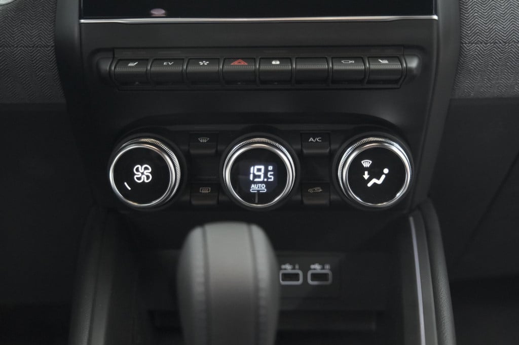 Renault Clio 1.6 e-tech full hybrid 145 techno | 360 camera | bose audio | 