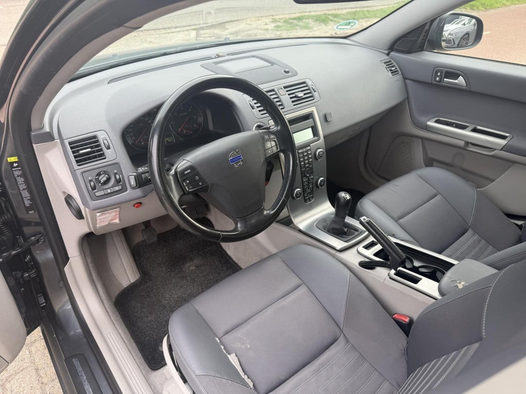 Volvo S40 2.4 d5 momentum 5 cilinder voll onderhouden