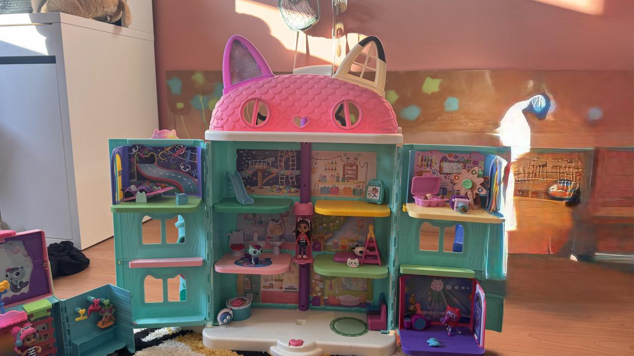 Gabby’s Dollhouse groot poppenhuis + figuurtjes & accessoires – compleet