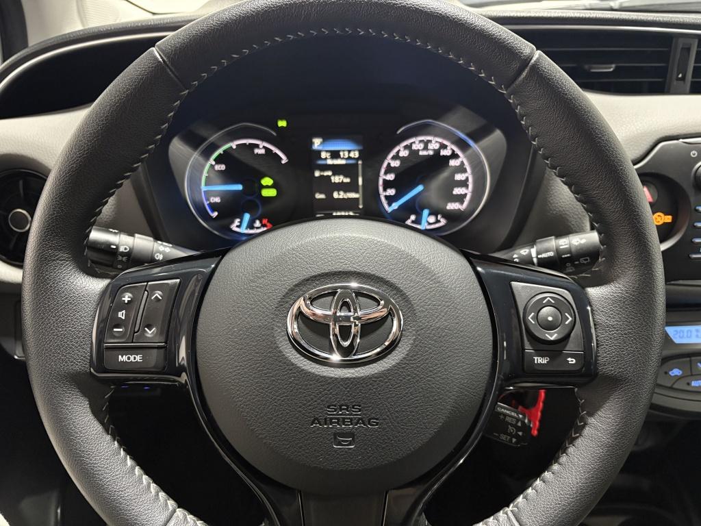 Toyota Yaris 1.5 hybrid active | lage km-stand |