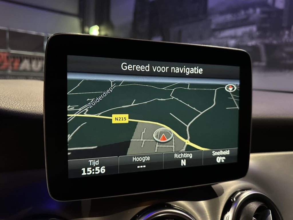 Mercedes-Benz Gla-klasse 180 business solution amg *camera*trekhaak*