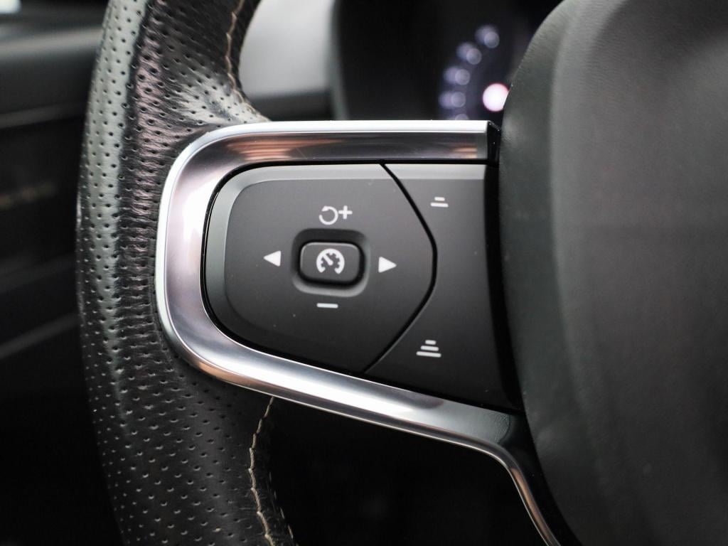 Volvo XC40 recharge p8 awd | automaat | panoramadak | apple carplay / andro