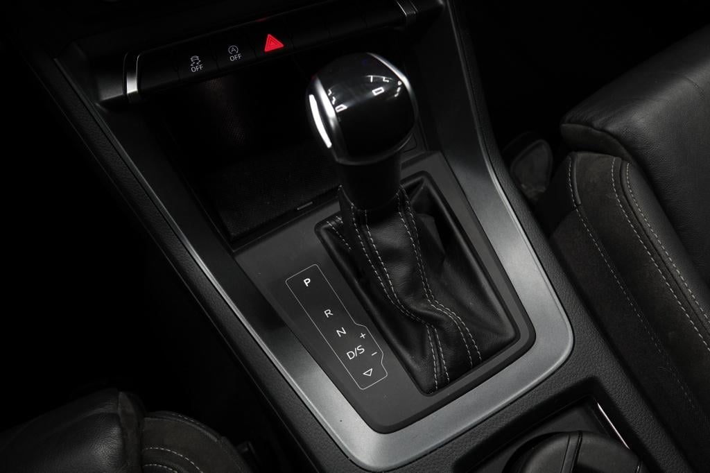 Audi Q3 1.5 tfsi | stoelverw. | trekhaak | pdc |