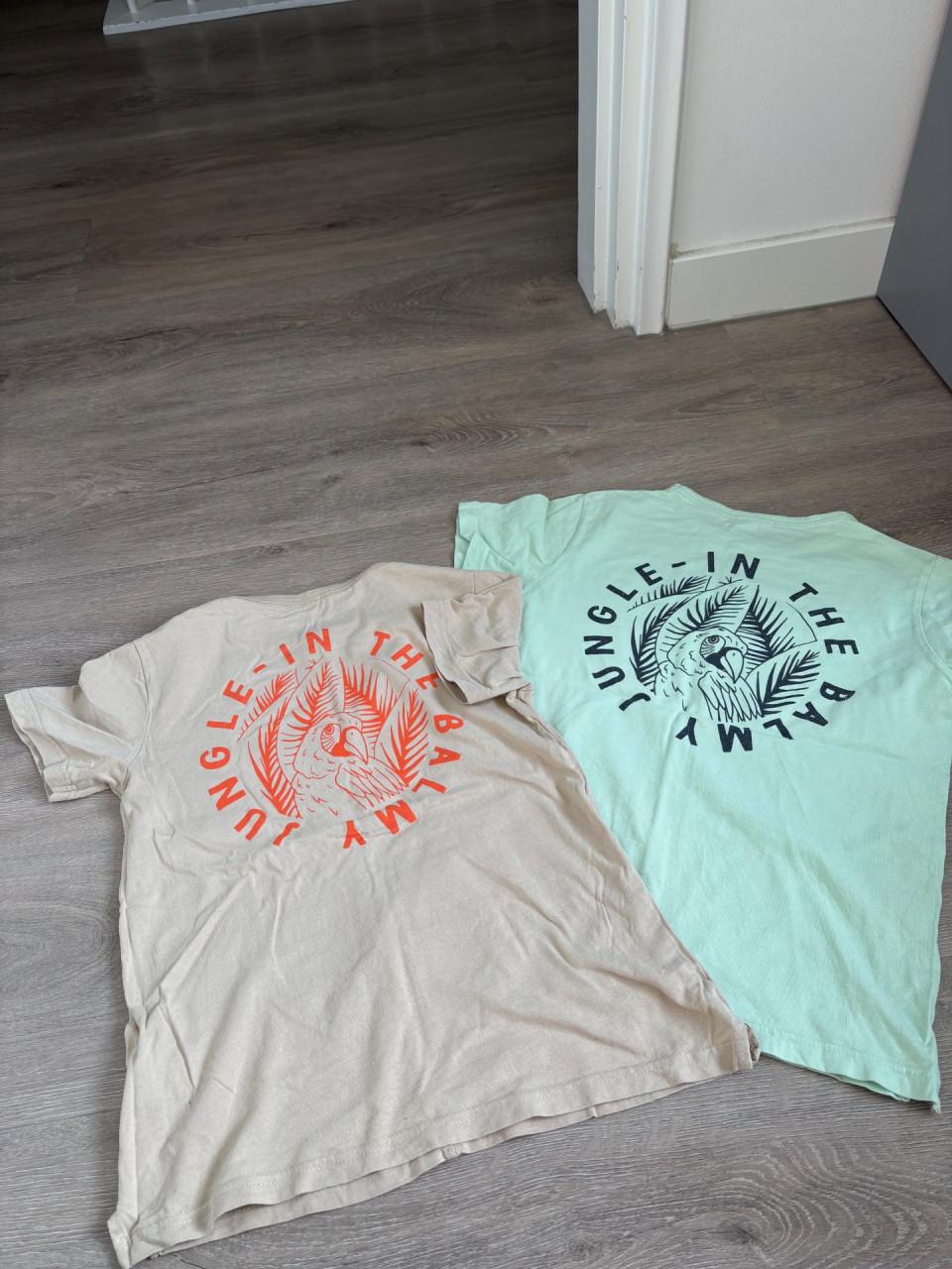 2 Shirtjes maat 134-140