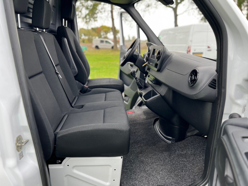 Mercedes-Benz Sprinter 211 cdi l2h2//mbux//pdc//3-zits