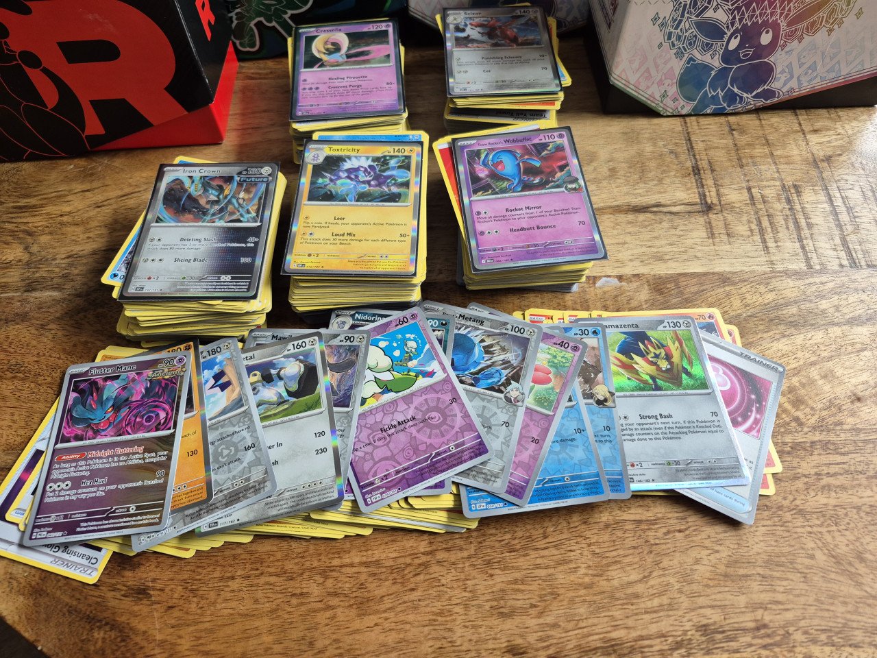Partij van 600+ mooie pokemon kaarten.