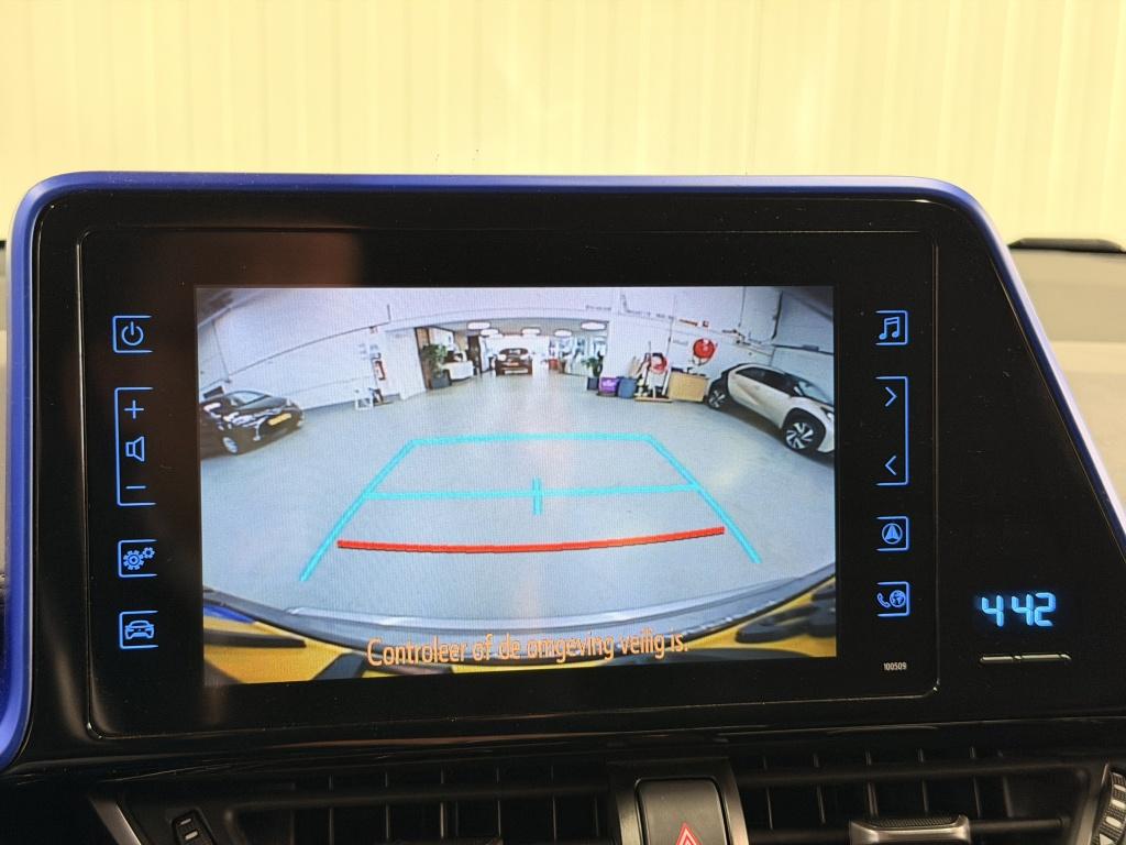 Toyota C-hr 1.8 hybrid bi-tone plus