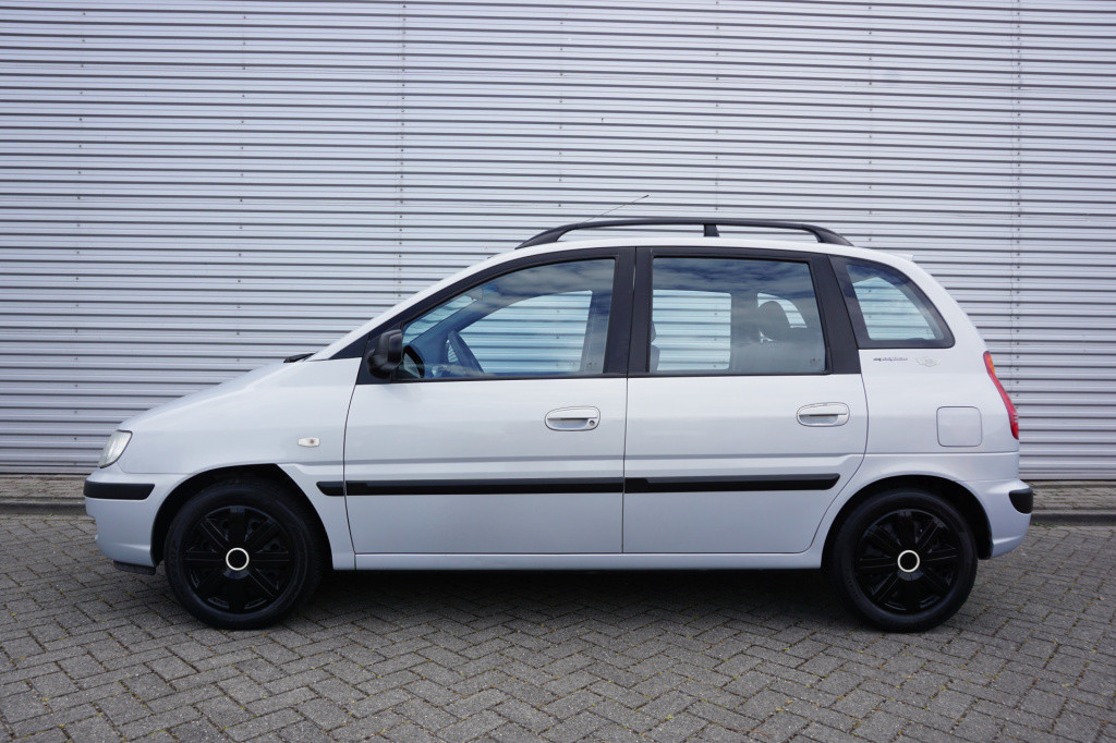 Hyundai Matrix 1.6i silver edition airco / elektr. ramen / trekhaak / nap