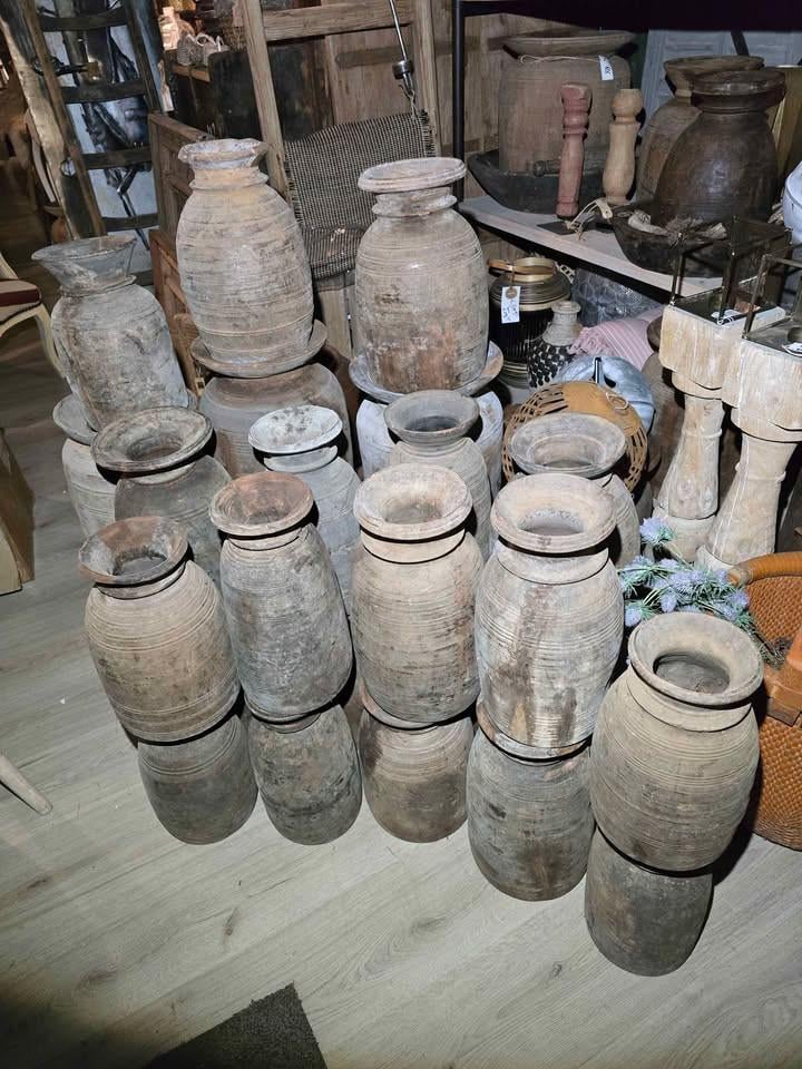 DECO MAAR OOK VOOR, KASTEN, STOELEN, BANKEN BENT U BIJ 3Z FACTORY AAN HET