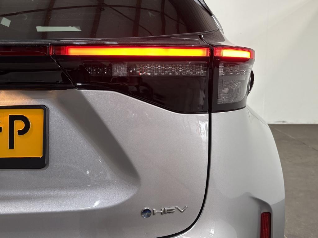 Toyota Yaris Cross 1.5 hybrid 115 first edition | bsm | pdc |