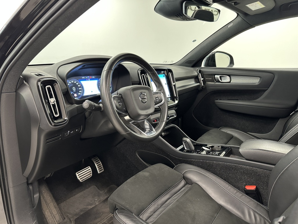 Volvo XC40 1.5 t4 rech r-design | trekhaak | adaptief cc. | 360 camera |