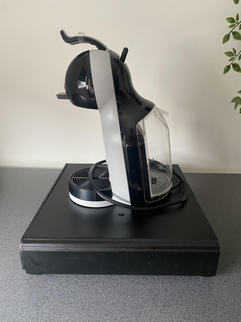 Nescafe Dolce Gusto Mini Me met capsule houder