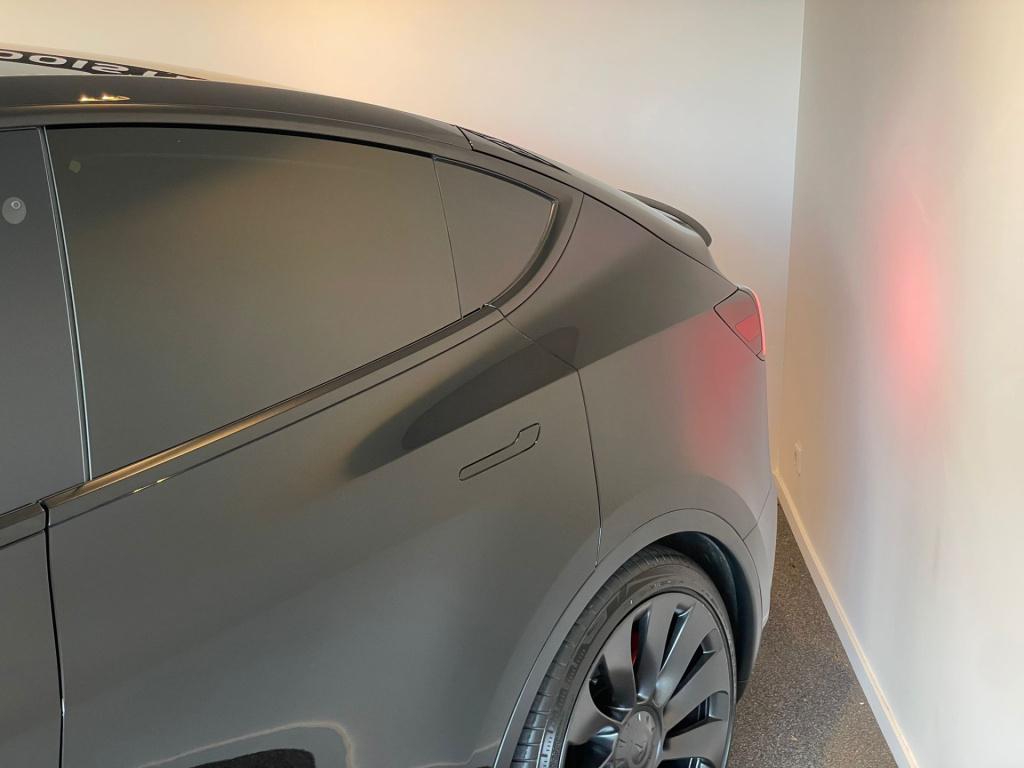 Tesla Model Y long range awd 75 kwh