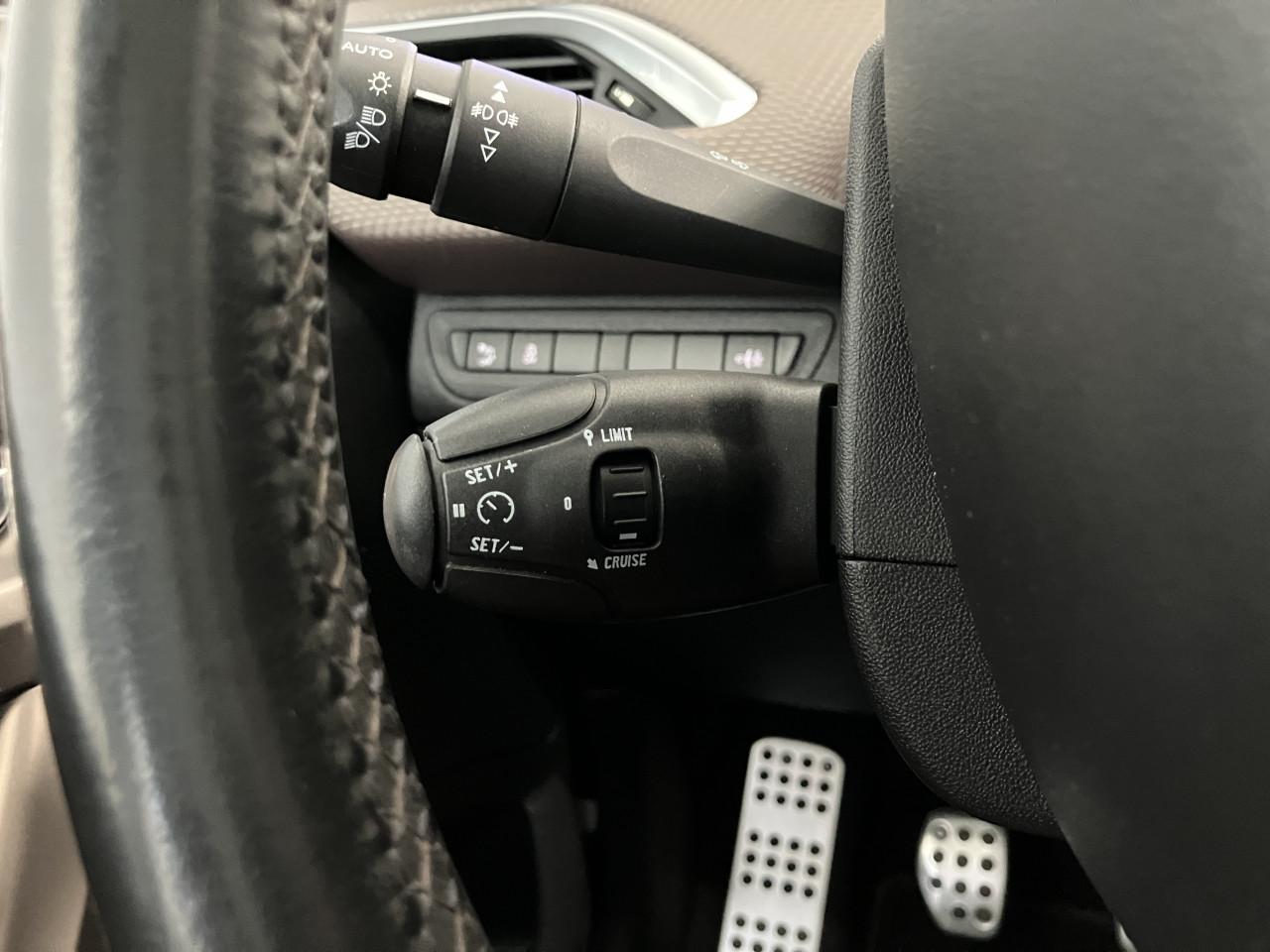 Peugeot 2008 Allure premium plus pack