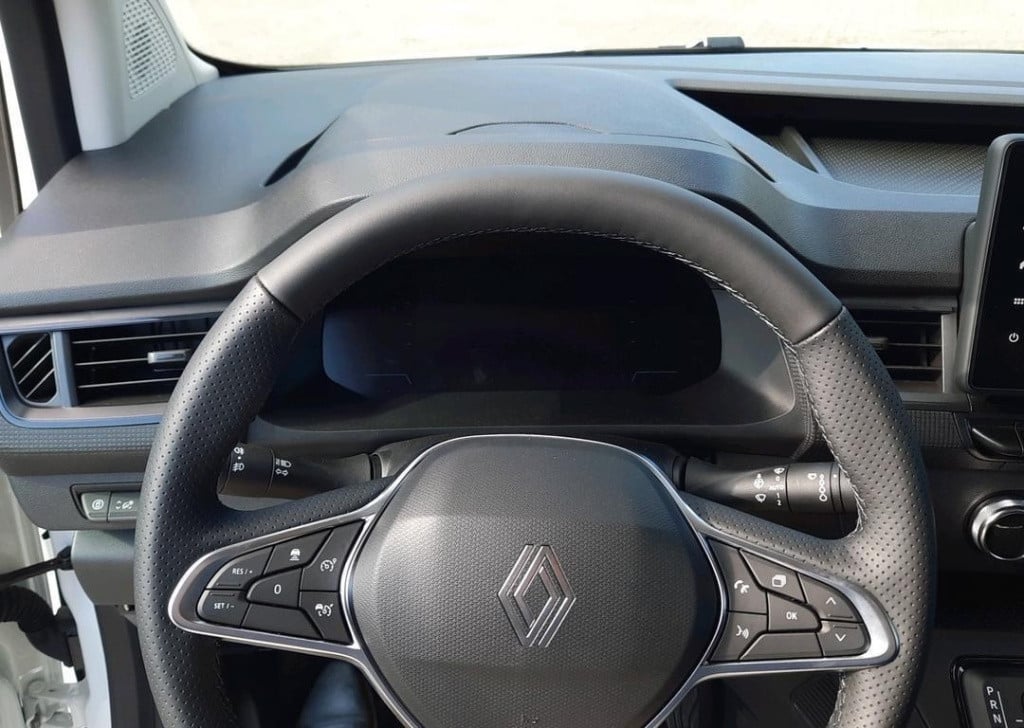 Renault Kangoo e-tech extra l1 44 kwh - trekhaak - vierseizoensbanden - hou