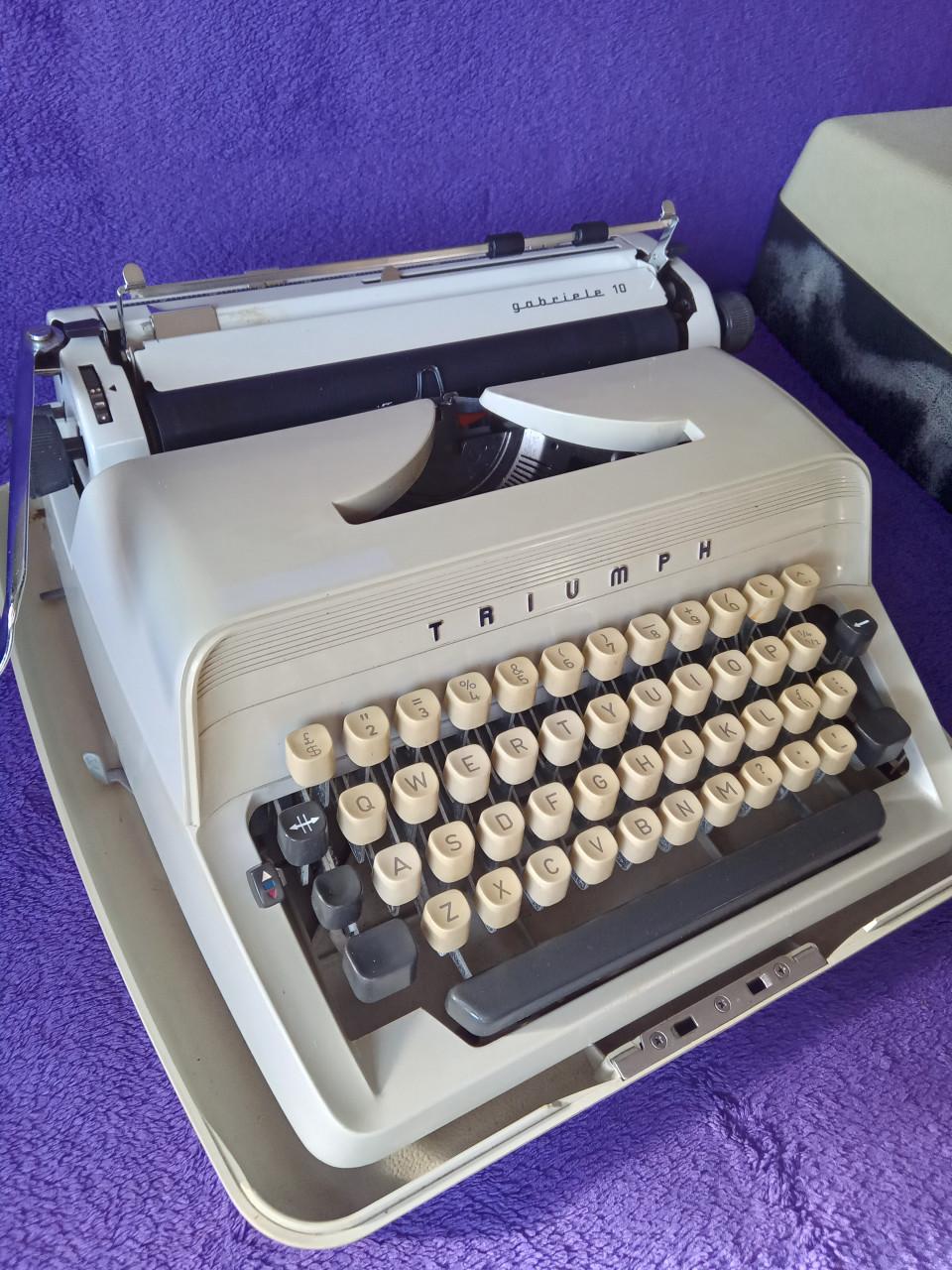 Typmachine Triumph Gabriele 10