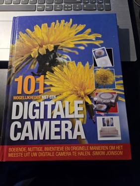 Boek "101 Mogelijkheden met een digitale camera" van Simon Joinson.