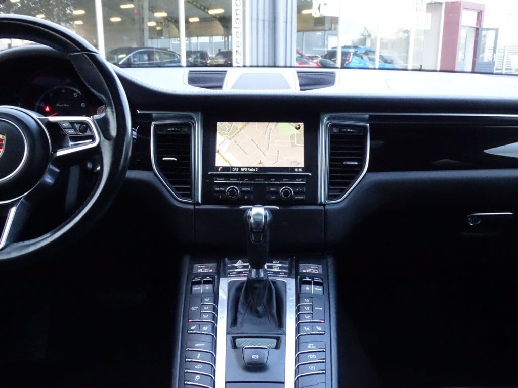 Porsche Macan 3.6 turbo 400pk | luchtvering | pano | 21" | stoelventilatie-