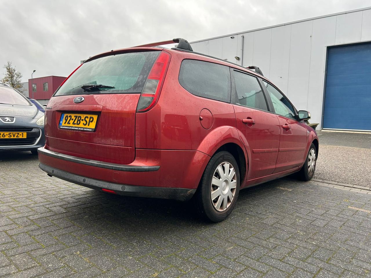 Ford Focus Wagon 1.6-16V Ghia FULL OPTION