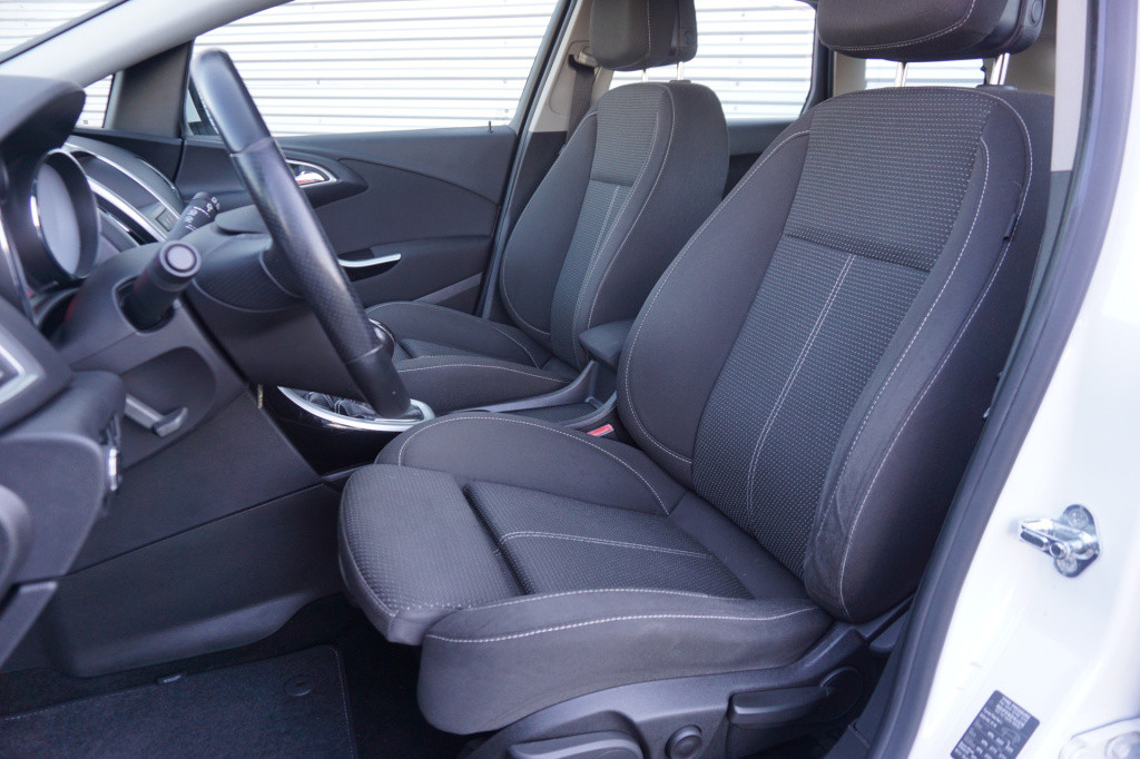 Opel Astra sports tourer 1.4 turbo sport airco / cruise / navi / elektr. ra
