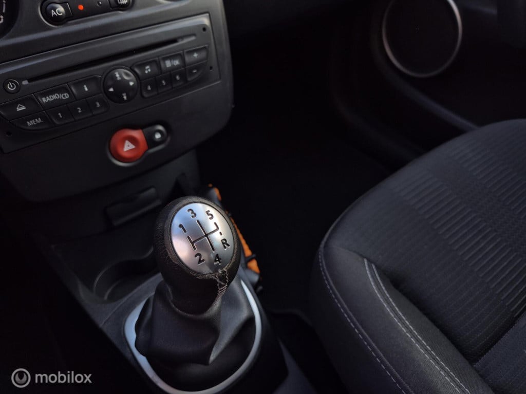 Renault Clio 1.2 authentique/ origineel nl / 5-deurs / cruisecontrol