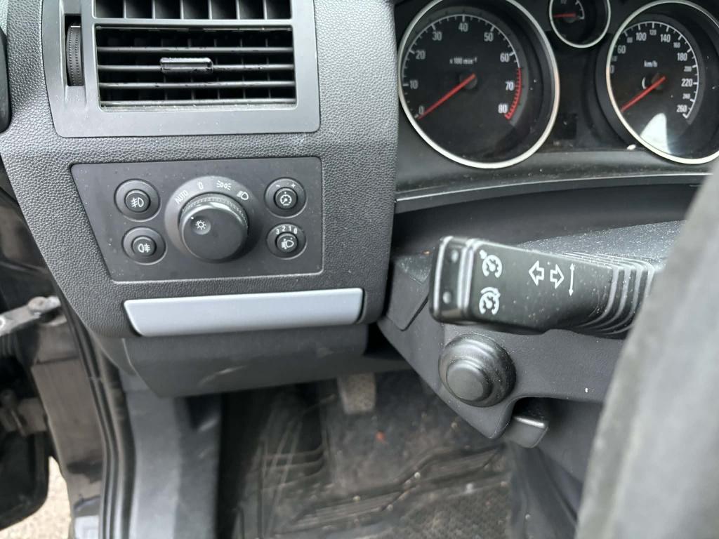 Opel Zafira 1.8 executive