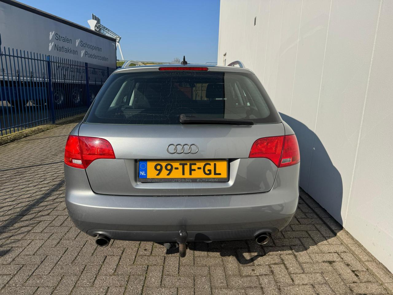Audi A4 1.8 turbo pro line met een vol jaar APK!