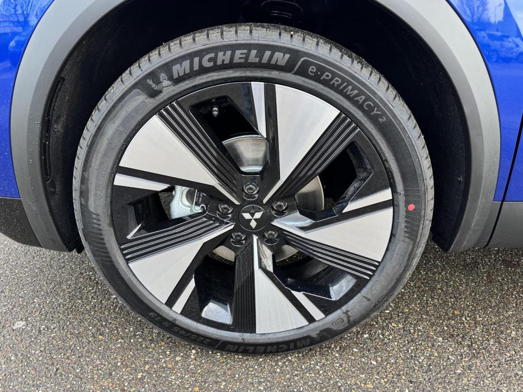 Mitsubishi Grandis 1.8 hev first edition