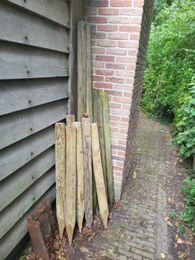 Ronde houten palen
