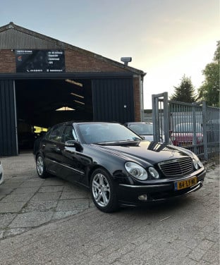 Mercedes-Benz E240 v6 Avantgarde Automaat