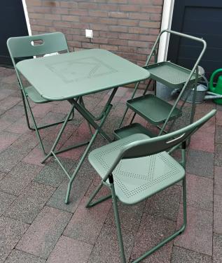 Tuinset nieuw groen nieuw metaal 2 stoelen tafel en bijzettafeltje