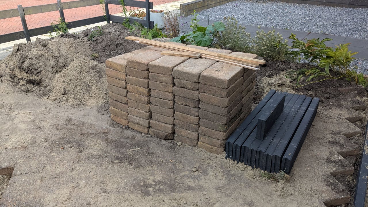 Terrastegels 20x30cm 6,5cm dik ca. 300 stuks