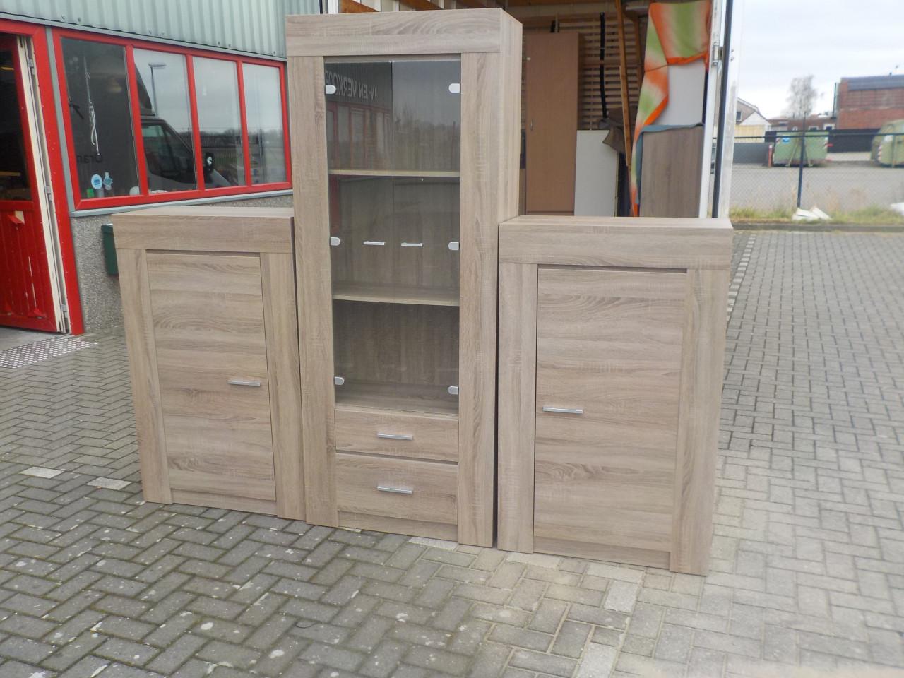 5 delig mooie kwaliteit wandmeubel in vrijwel nieuw staat breed 400 cm