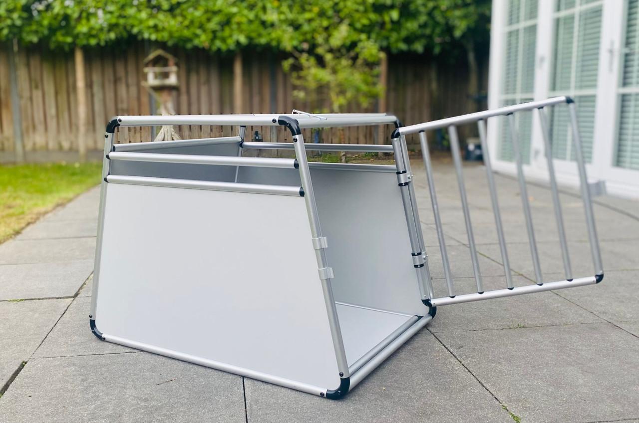 Honden bench auto