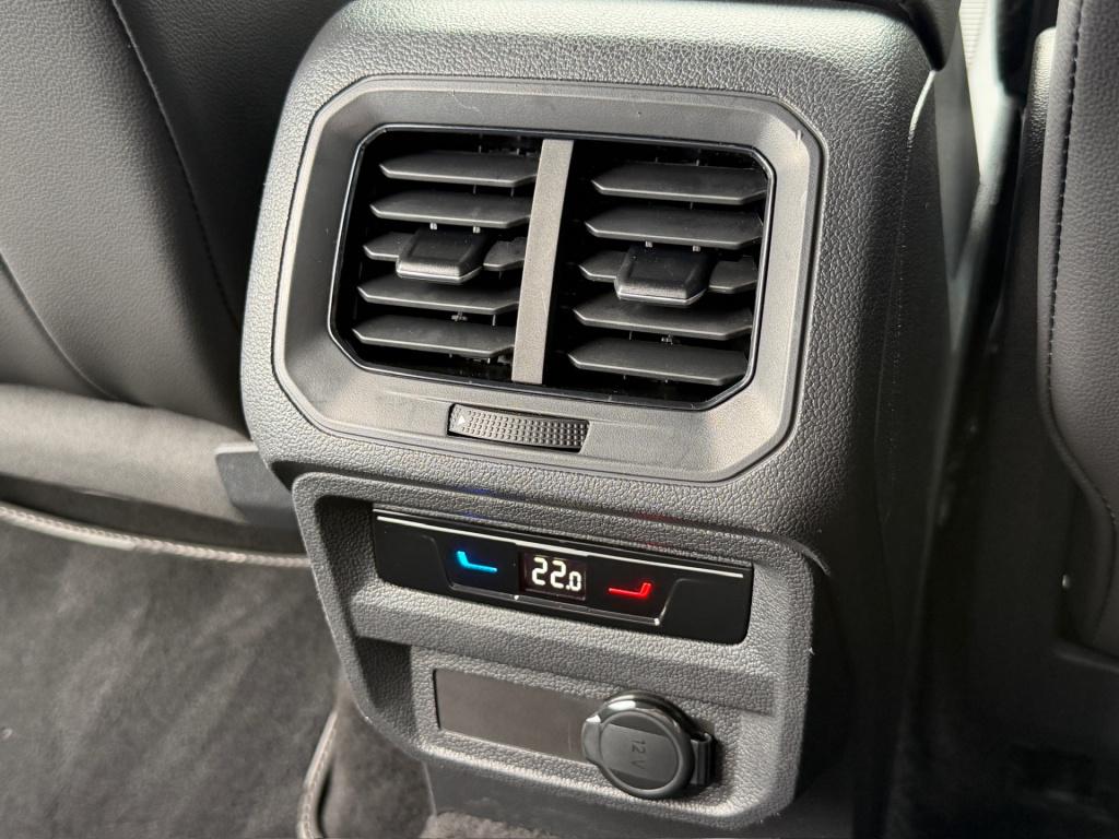 Volkswagen Tiguan 1.5 tsi 150pk dsg r-line | trekhaak | camera | carplay | 