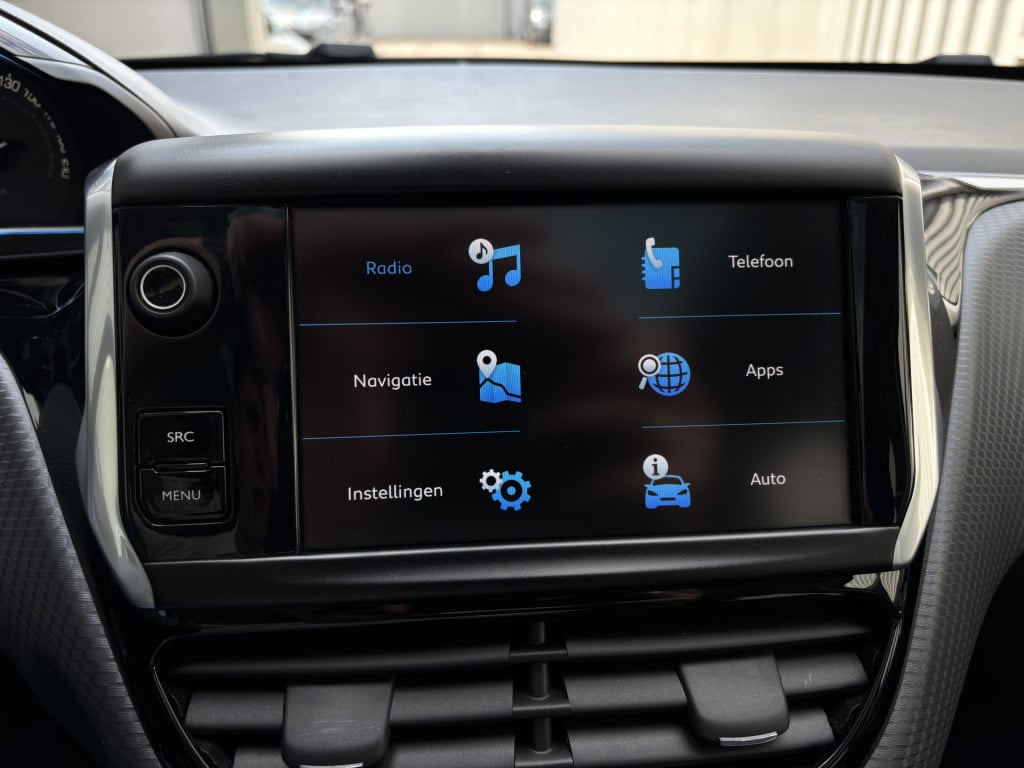 Peugeot 2008 allure 1.2-111pk/panoramadak